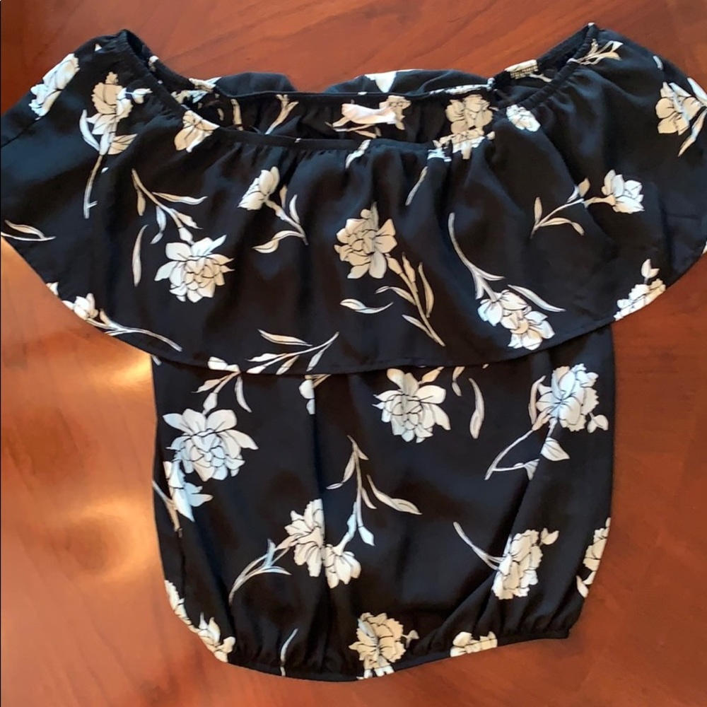 Womens off shoulder top by Sienna Sky XS